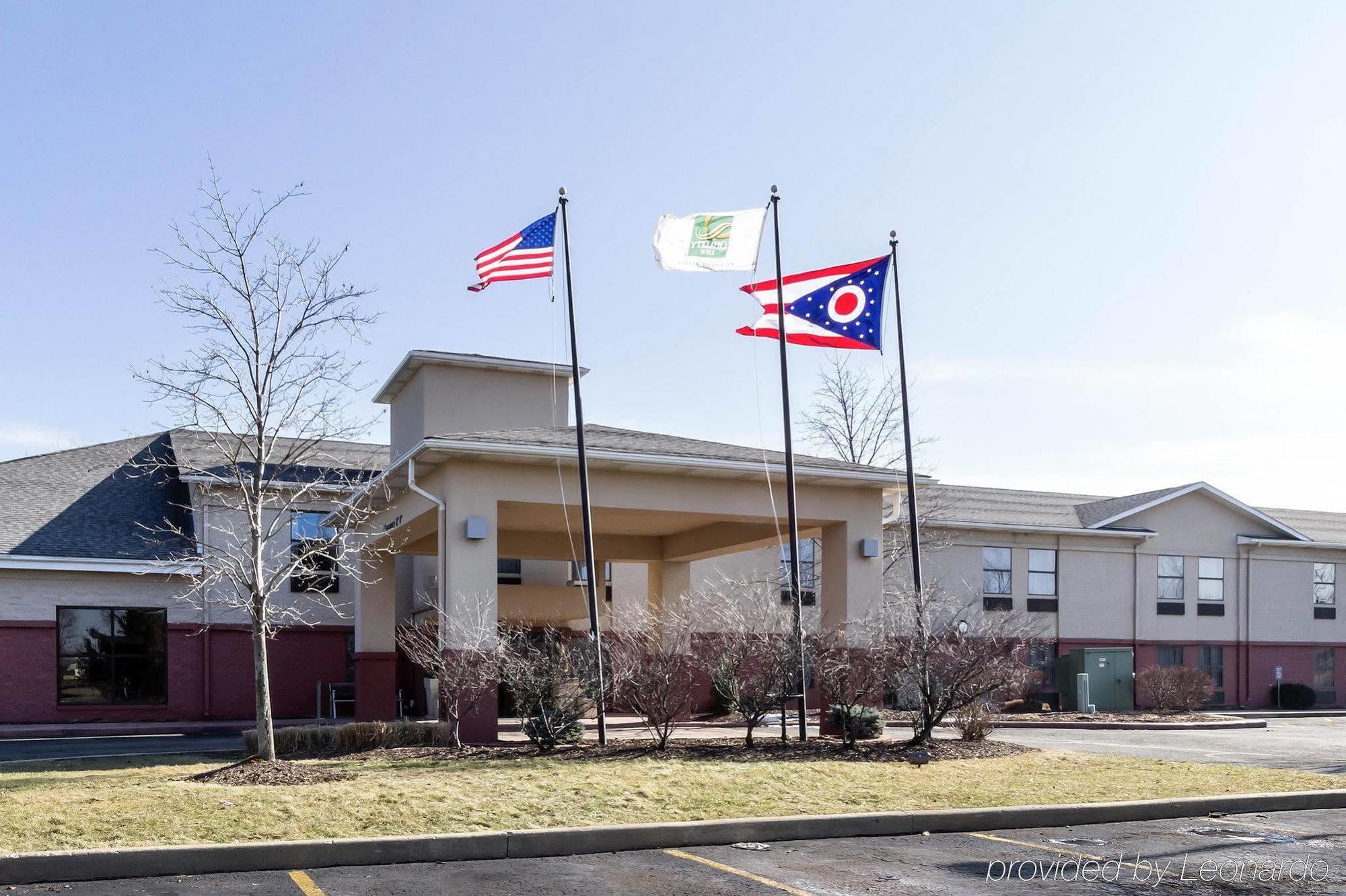 Quality Inn & Suites Oakwood Village - Cleveland South Екстериор снимка