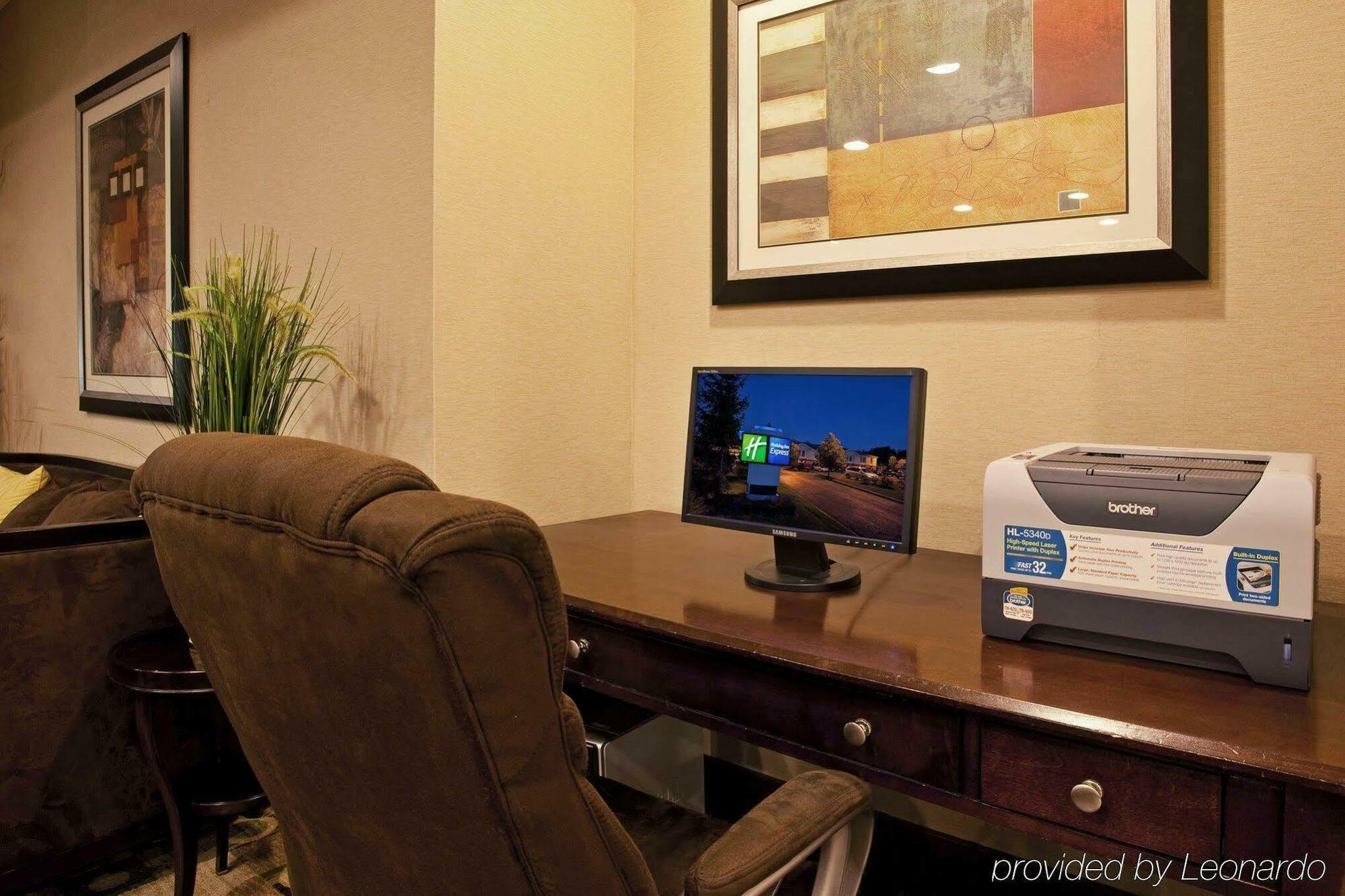 Quality Inn & Suites Oakwood Village - Cleveland South Съоръжения снимка